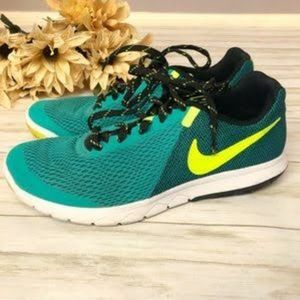 Nike flex running size 8 Turquoise and green